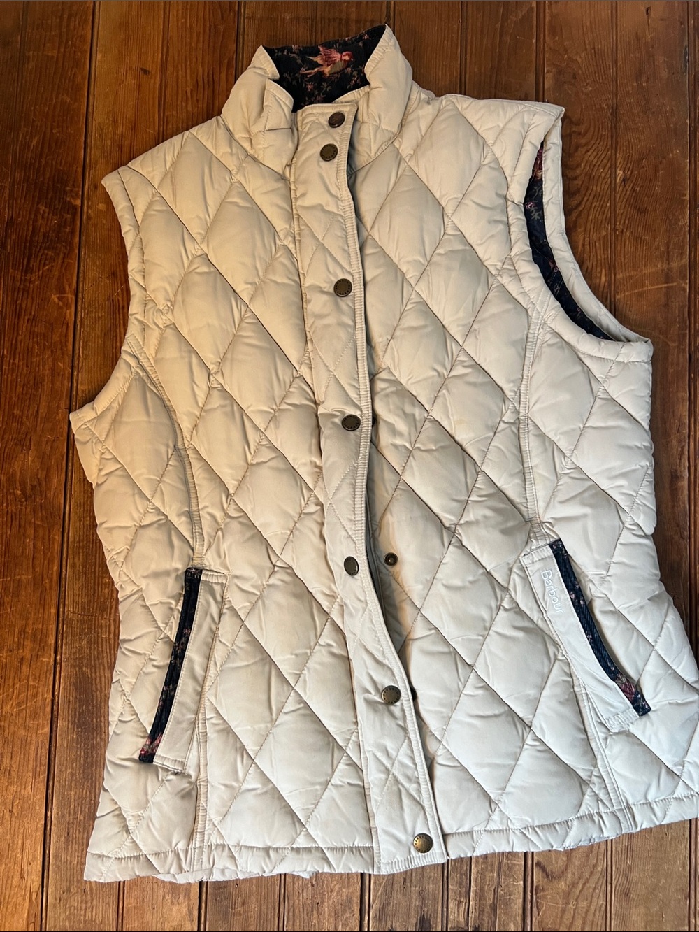 Women’s Barbour Cream Quilted Sleeveless Vest with corduroy Floral Trim EUC